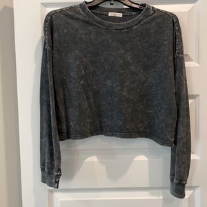 Gray long sleeve crop top. Size medium.